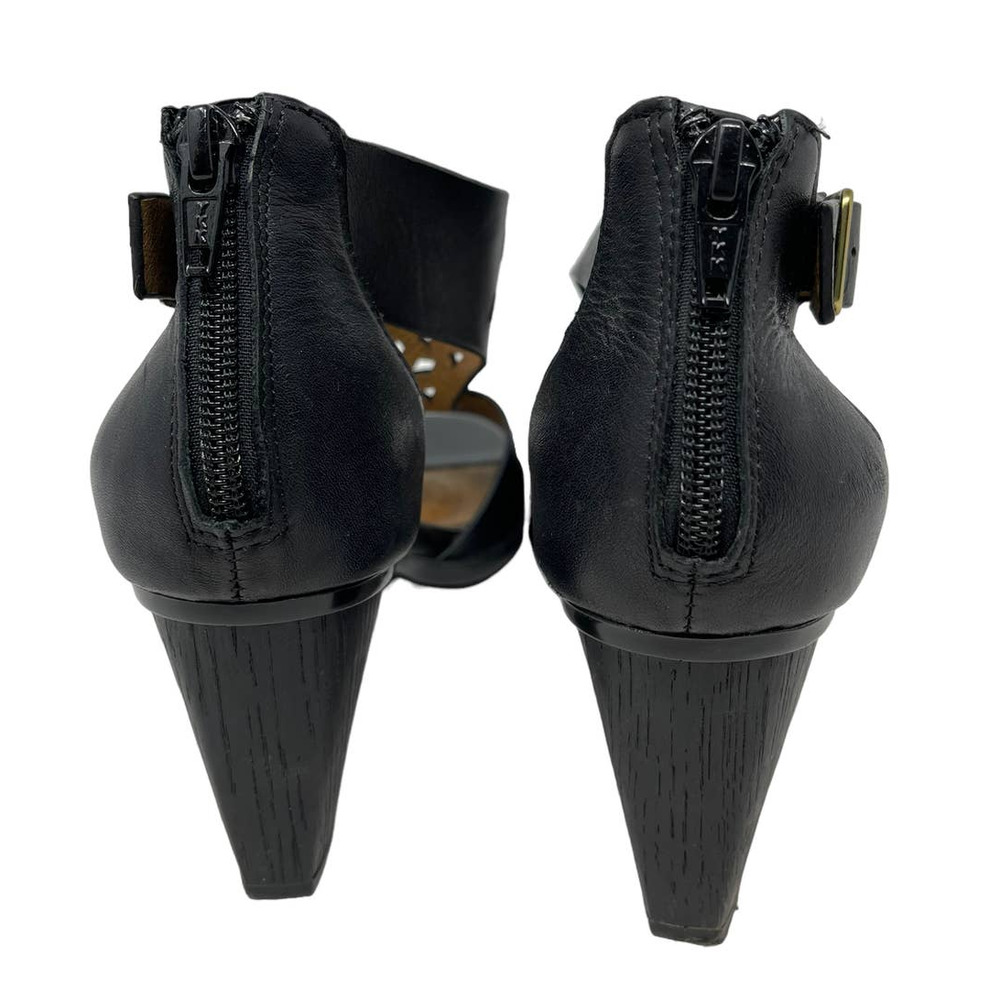 Sofft Black Laser-Cut T-Strap Block Heel Sandals - Picture 5 of 9